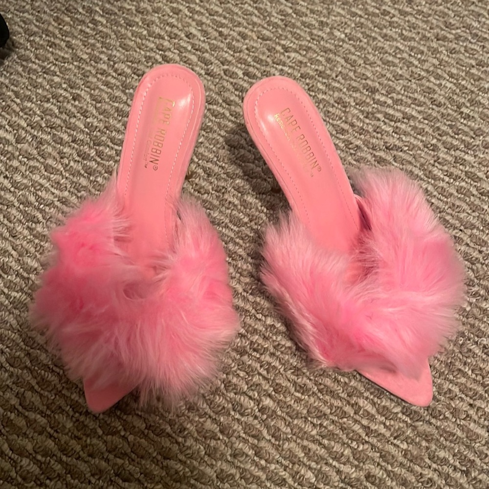 Cape Robbin fuzzy pink shoes